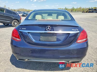 Zdjęcie 6 z 12 samochodu: 2016 MERCEDES-BENZ C 300 4MATIC VIN:55SWF4KB1GU119457 - miniatura