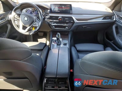 Zdjęcie 8 z 12 samochodu: 2019 BMW 530E VIN:WBAJA9C53KB392960 - miniatura