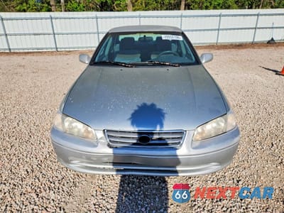 Piąte zdjęcie samochodu w środku: 2000 TOYOTA CAMRY LE VIN:JT2BG22K8Y0474295 - miniatura