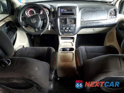 Zdjęcie 8 z 13 samochodu: 2014 DODGE GRAND CARAVAN SXT VIN:2C4RDGCG1ER478180 - miniatura