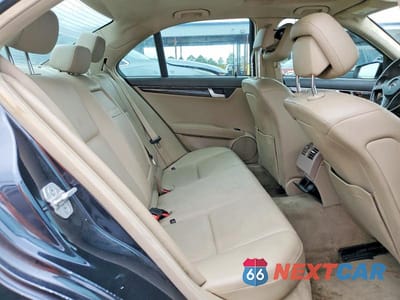 Zdjęcie 10 z 11 samochodu: 2012 MERCEDES-BENZ C 250 VIN:WDDGF4HB5CR210755 - miniatura