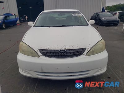Piąte zdjęcie samochodu w środku: 2003 TOYOTA CAMRY LE VIN:4T1BE32K43U229641 - miniatura