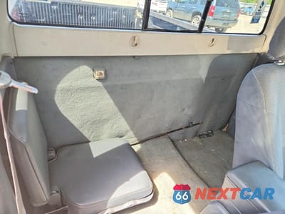 Zdjęcie 10 z 11 samochodu: 2004 NISSAN FRONTIER KING CAB XE V6 VIN:1N6ED26T74C452598 - miniatura