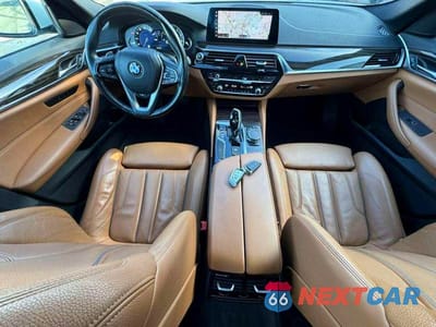 Zdjęcie 9 z 10 samochodu: 2019 BMW 530 I VIN:WBAJA5C56KWW22265 - miniatura