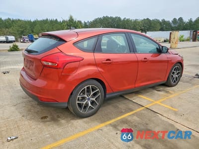 Trzecie zdjęcie samochodu z tyłu: 2018 FORD FOCUS SEL VIN:1FADP3M21JL284433 - miniatura