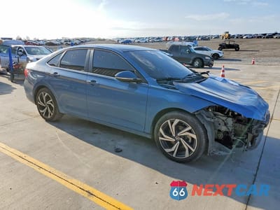 Czwarte zdjęcie samochodu z boku: 2025 VOLKSWAGEN JETTA SEL VIN:3VWGX7BU3SM042811 - miniatura