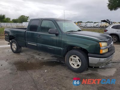 Czwarte zdjęcie samochodu z boku: 2003 CHEVROLET SILVERADO K1500 VIN:1GCEK19V03E149665 - miniatura