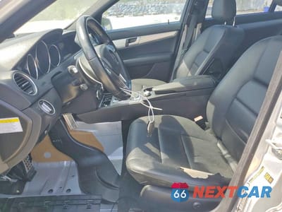 Zdjęcie 7 z 12 samochodu: 2013 MERCEDES-BENZ C 250 VIN:WDDGF4HB1DR273790 - miniatura