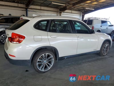 Trzecie zdjęcie samochodu z tyłu: 2014 BMW X1 SDRIVE28I VIN:WBAVM1C59EVW55479 - miniatura