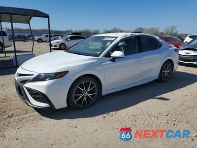 2021 TOYOTA CAMRY SE 4T1G11AK8MU541762 - główne zdjęcie licytacji z USA - miniatura