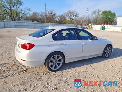 Trzecie zdjęcie samochodu z tyłu: 2015 BMW 328 XI VIN:WBA3B3C5XFF547876 - miniatura