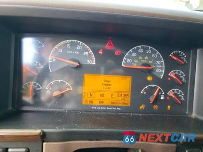 Zdjęcie 8 z 10 samochodu: 2018 VOLVO VNL SEMI TRUCK VIN:4V4NC9EH0JN893425 - miniatura