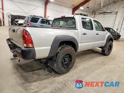 Trzecie zdjęcie samochodu z tyłu: 2013 TOYOTA TACOMA V6 VIN:5TFLU4EN2DX077091 - miniatura