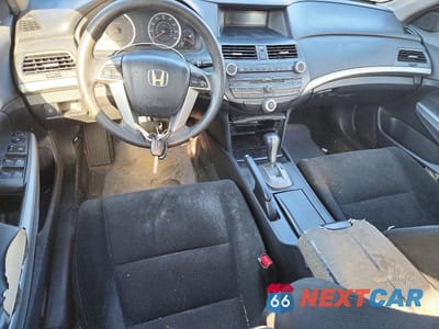 Zdjęcie 8 z 12 samochodu: 2009 HONDA ACCORD VIN:1HGCP26779A025656 - miniatura
