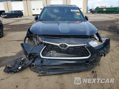 Piąte zdjęcie samochodu w środku: 2023 TOYOTA HIGHLANDER XLE VIN:5TDKDRBH1PS506092 - miniatura