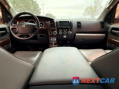 Zdjęcie 9 z 10 samochodu: 2008 TOYOTA SEQUOIA LIMITED VIN:5TDBY68A68S011143 - miniatura