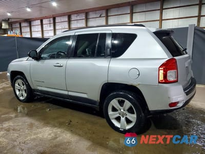 Drugie zdjęcie samochodu z przodu: 2011 JEEP COMPASS SPORT VIN:1J4NT1FA0BD137528 - miniatura