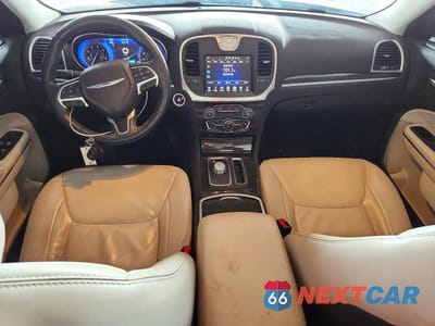 Zdjęcie 8 z 13 samochodu: 2016 CHRYSLER 300 LIMITED VIN:2C3CCAAG7GH343923 - miniatura