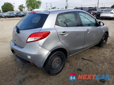 Trzecie zdjęcie samochodu z tyłu: 2014 MAZDA MAZDA2 SPORT VIN:JM1DE1KY0E0181975 - miniatura