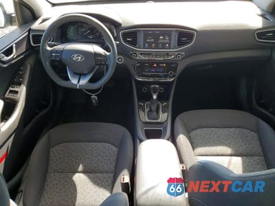 Zdjęcie 8 z 11 samochodu: 2019 HYUNDAI IONIQ BLUE VIN:KMHC65LC7KU175206 - miniatura
