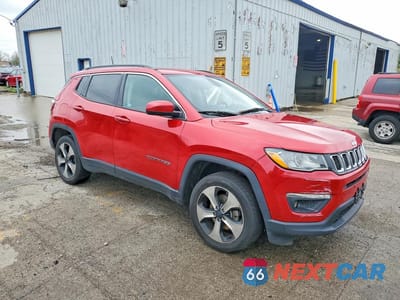 Czwarte zdjęcie samochodu z boku: 2018 JEEP COMPASS LATITUDE VIN:3C4NJDBB4JT313999 - miniatura