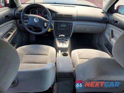Zdjęcie 8 z 12 samochodu: 2003 VOLKSWAGEN PASSAT GLS VIN:WVWVD63B03E080174 - miniatura