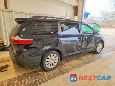 Trzecie zdjęcie samochodu z tyłu: 2015 TOYOTA SIENNA LIMITED PREMIUM 7-PASSENGER VIN:5TDDK3DC9FS116756 - miniatura