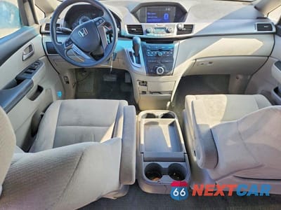 Zdjęcie 8 z 13 samochodu: 2013 HONDA ODYSSEY LX VIN:5FNRL5H20DB504766 - miniatura