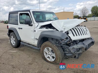 Czwarte zdjęcie samochodu z boku: 2023 JEEP WRANGLER SPORT VIN:1C4HJXAG8PW558660 - miniatura
