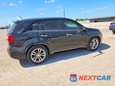 Trzecie zdjęcie samochodu z tyłu: 2014 KIA SORENTO SX LIMITED VIN:5XYKW4A73EG504621 - miniatura
