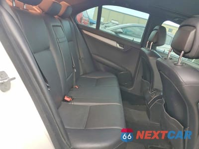 Zdjęcie 10 z 12 samochodu: 2010 MERCEDES-BENZ C 300 VIN:WDDGF5EB3AA401578 - miniatura