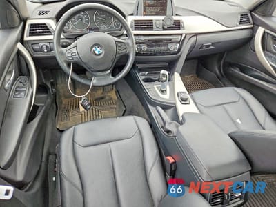 Zdjęcie 8 z 12 samochodu: 2016 BMW 320 XI VIN:WBA8E5G55GNT95032 - miniatura