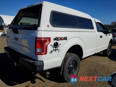 Trzecie zdjęcie samochodu z tyłu: 2016 FORD F150 VIN:1FTMF1EF3GKD50949 - miniatura