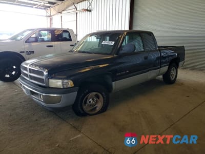 2000 DODGE RAM 1500 3B7HC13Z5YG136819 - główne zdjęcie licytacji z USA - miniatura