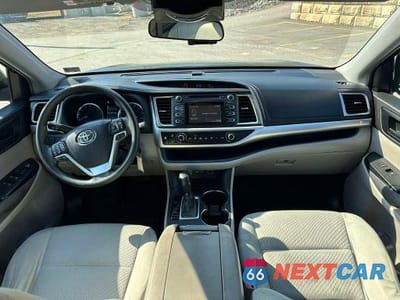 Zdjęcie 9 z 10 samochodu: 2019 TOYOTA HIGHLANDER LE VIN:5TDBZRFH5KS956963 - miniatura