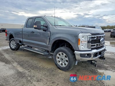 Czwarte zdjęcie samochodu z boku: 2024 FORD F250 SUPER DUTY VIN:1FT7X2BA0REF75727 - miniatura