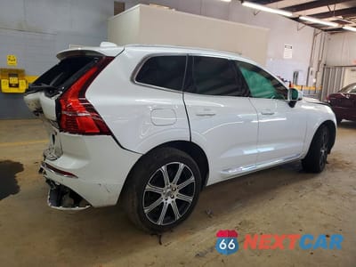 Trzecie zdjęcie samochodu z tyłu: 2021 VOLVO XC60 T5 INSCRIPTION VIN:YV4102RL1M1886372 - miniatura