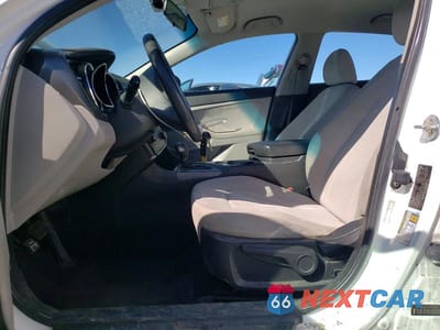 Zdjęcie 7 z 12 samochodu: 2011 KIA OPTIMA LX VIN:KNAGM4A74B5109649 - miniatura