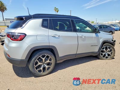 Trzecie zdjęcie samochodu z tyłu: 2025 JEEP COMPASS LIMITED VIN:3C4NJDCN3ST513802 - miniatura