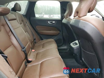 Zdjęcie 11 z 13 samochodu: 2019 VOLVO XC60 T5 VIN:LYV102RK5KB289547 - miniatura