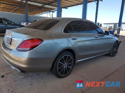 Trzecie zdjęcie samochodu z tyłu: 2021 MERCEDES-BENZ C 300 VIN:W1KWF8DBXMR613379 - miniatura