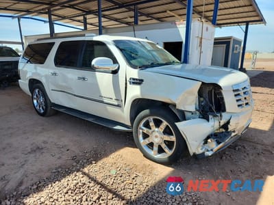 Czwarte zdjęcie samochodu z boku: 2009 CADILLAC ESCALADE ESV LUXURY VIN:1GYFC26269R111550 - miniatura