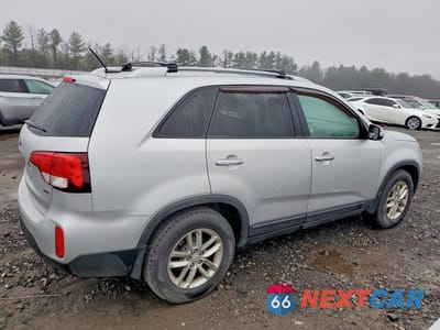 Trzecie zdjęcie samochodu z tyłu: 2014 KIA SORENTO LX VIN:5XYKT4A72EG509964 - miniatura
