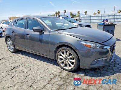 Czwarte zdjęcie samochodu z boku: 2017 MAZDA 3 GRAND TOURING VIN:3MZBN1M39HM130353 - miniatura