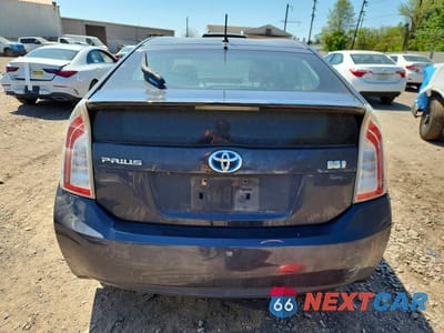 Zdjęcie 6 z 12 samochodu: 2015 TOYOTA PRIUS TWO VIN:JTDKN3DU7F0478756 - miniatura