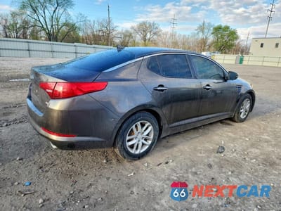 Trzecie zdjęcie samochodu z tyłu: 2013 KIA OPTIMA LX VIN:5XXGM4A73DG204009 - miniatura