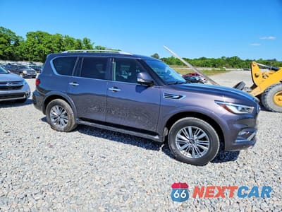 Czwarte zdjęcie samochodu z boku: 2023 INFINITI QX80 LUXE VIN:JN8AZ2AF9P9756042 - miniatura