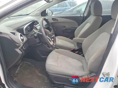 Zdjęcie 7 z 12 samochodu: 2019 CHEVROLET SONIC VIN:1G1JG6SB1K4128091 - miniatura