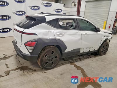 Trzecie zdjęcie samochodu z tyłu: 2026 HYUNDAI KONA SEL SPORT VIN:KM8HF3AB8TU358054 - miniatura