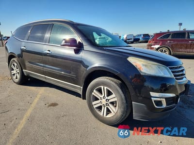Czwarte zdjęcie samochodu z boku: 2015 CHEVROLET TRAVERSE LT VIN:1GNKRGKD5FJ196437 - miniatura